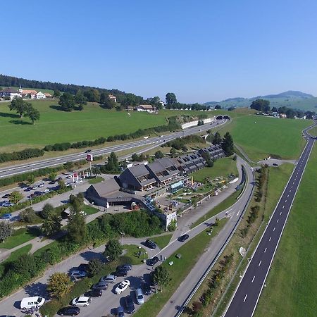 Motel De La Gruyere Restoroute Avry-devant-Pont Buitenkant foto